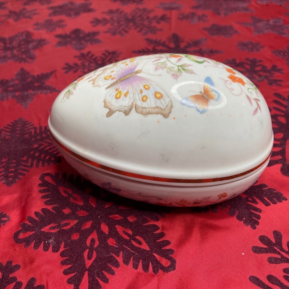 VTG Avon Butterfly Floral Egg Oval 22 K Gold Trimmed Trinket Dish 1974 Easter - Picture 2 of 6
